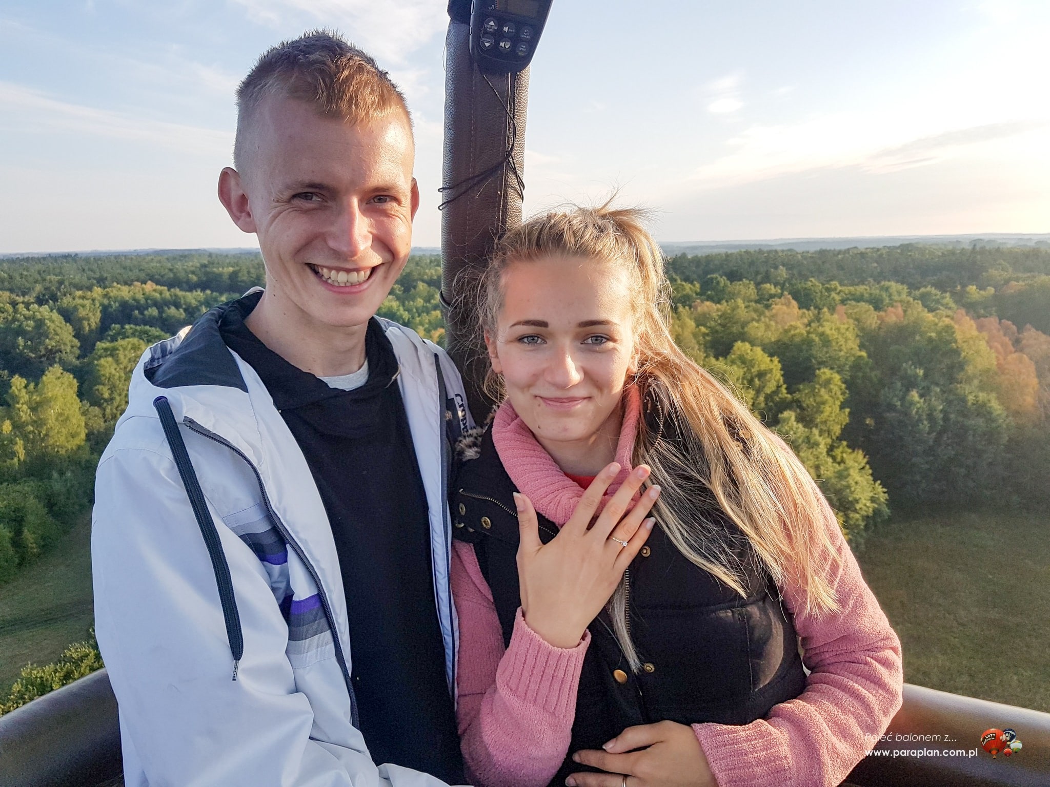 Zaręczyny w balonie Garnki-Laski Koszalińskie (09-07-2018) Zaręczyny w balonie Garnki-Laski Koszalińskie (09-07-2018)